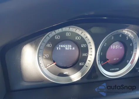 2011 Volvo Xc60 T6/T6 R-Design z USA, uszkodzony, nr VIN YV4902DZ8B2182756